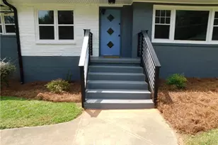 195 W Lake Dr NW, Atlanta, GA 30314 - Photo 4