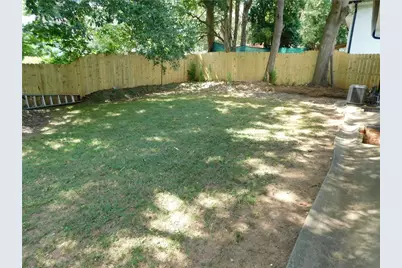 195 W Lake Drive NW, Atlanta, GA 30314 - Photo 32