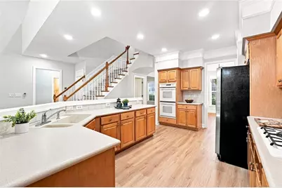 10 Hemingbrough Way, Johns Creek, GA 30022 - Photo 2