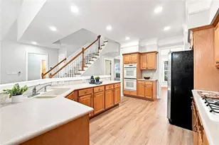 10 Hemingbrough Way, Johns Creek, GA 30022 - Photo 2