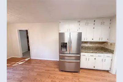 1825 Marsh Creek Drive, Lawrenceville, GA 30043 - Photo 8