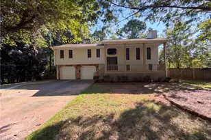 1825 Marsh Creek Dr, Lawrenceville, GA 30043 - Photo 1