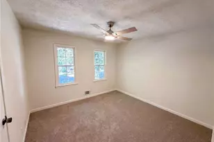 1825 Marsh Creek Dr, Lawrenceville, GA 30043 - Photo 14