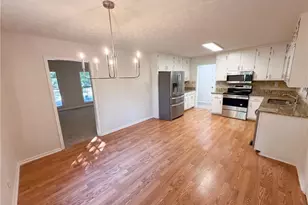 1825 Marsh Creek Dr, Lawrenceville, GA 30043 - Photo 6