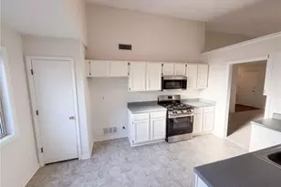 2119 Crystal Lake Dr, Lawrenceville, GA 30044 - Photo 2