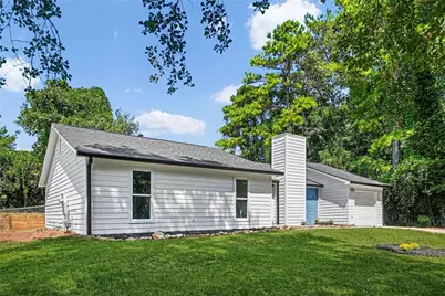 612 Towngate Boulevard, Jonesboro, GA 30238 - Photo 2