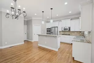 475 Trowgate Ln, Atlanta, GA 30350 - Photo 8