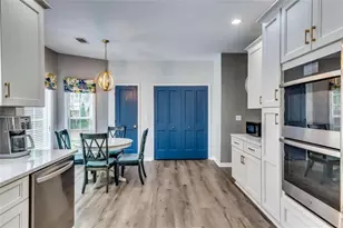 624 Lantern Park Ln, Scottdale, GA 30079 - Photo 14