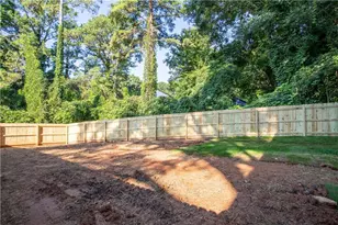 2060 Ruth St NW, Atlanta, GA 30318 - Photo 26