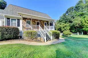 2100 Oak Village Ln, Lawrenceville, GA 30043 - Photo 4