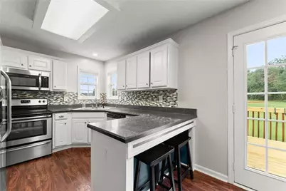 1104 Hummingbird Way, Winder, GA 30680 - Photo 10