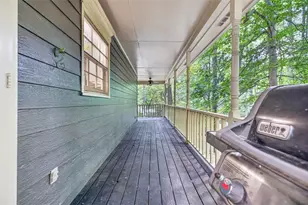 4276 Logans Ct, Loganville, GA 30052 - Photo 10