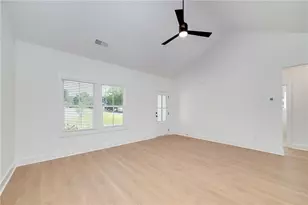 8420 Pleasant Grove Cir, Gainesville, GA 30506 - Photo 4