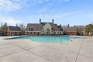725 Crestwell Circle SW, Atlanta, GA 30331 - Photo 2