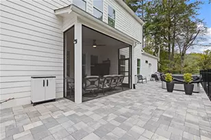 134 Kingwood Dr, Woodstock, GA 30188 - Photo 2