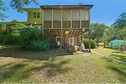 585 James Street SW, Lilburn, GA 30047 - Photo 22
