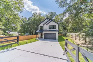 274 White St, Hoschton, GA 30548 - Photo 1