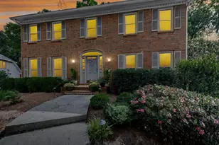 2826 Regents Park Ln, Marietta, GA 30062 - Photo 2