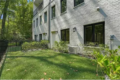 1099 Briar Cove Circle NE, Atlanta, GA 30329 - Photo 14