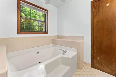 212 Farmbrook Parkway E, Stockbridge, GA 30281 - Photo 14