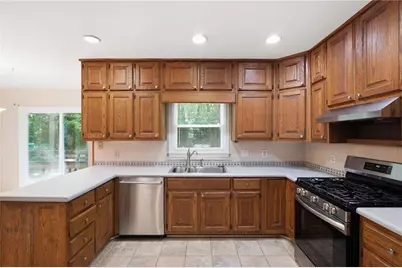 4927 Castlewood Drive SW, Lilburn, GA 30047 - Photo 16