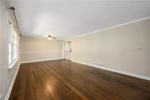 535 Valley Ln, Atlanta, GA 30328 - Photo 12