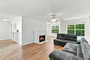 305 Streamside Dr, Roswell, GA 30076 - Photo 10