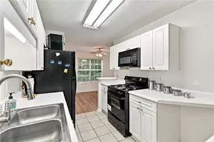 305 Streamside Dr, Roswell, GA 30076 - Photo 12