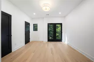 1165 Penny Ln, Atlanta, GA 30324 - Photo 10