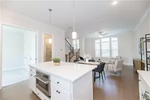 529 Broadview Pl, Atlanta, GA 30324 - Photo 10