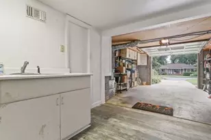 571 Wimbledon Rd NE, Atlanta, GA 30324 - Photo 26