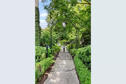 2288 Peachtree Road NW #13, Atlanta, GA 30309 - Photo 36