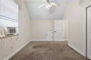 845 Mildred Pl, Atlanta, GA 30318 - Photo 18