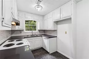 750 Dunleith Ct, Stone Mountain, GA 30083 - Photo 10
