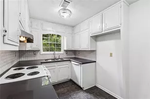 750 Dunleith Ct, Stone Mountain, GA 30083 - Photo 10
