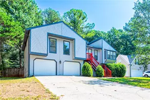 384 McKees Rock Ln, Lawrenceville, GA 30044 - Photo 2
