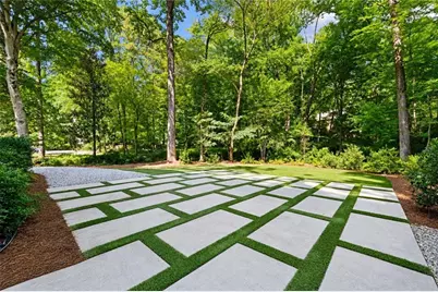 585 Mountain Way, Atlanta, GA 30342 - Photo 36