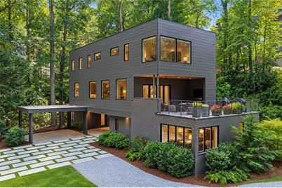 585 Mountain Way, Atlanta, GA 30342 - Photo 2