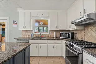 2555 Morgan Lake Dr NE, Marietta, GA 30066 - Photo 16