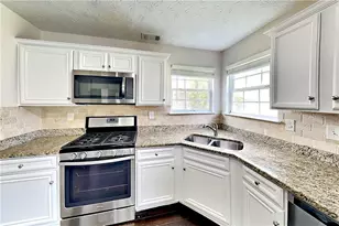 34 Belmont Park Dr, Newnan, GA 30263 - Photo 4