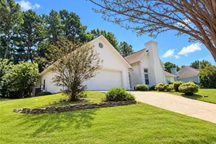 1090 Swan Mill Ct, Suwanee, GA 30024 - Photo 2