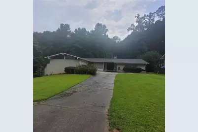 2250 Crestknoll Circle, Decatur, GA 30032 - Photo 1