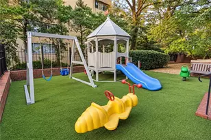 2724 Peachtree Rd NW, Atlanta, GA 30305 - Photo 30