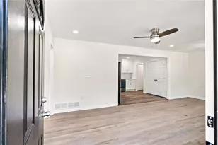 126 Meadow Park Ln SW, Atlanta, GA 30315 - Photo 4