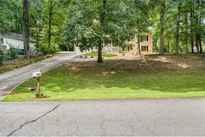 1601 River Glen Road, Auburn, GA 30011 - Photo 2