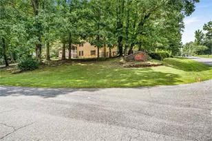 1601 River Glen Rd, Auburn, GA 30011 - Photo 4