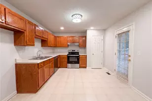 100 Betty Ln, Carrollton, GA 30116 - Photo 2