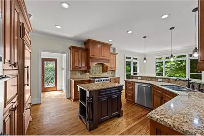 5545 Stoneleigh Drive, Suwanee, GA 30024 - Photo 10