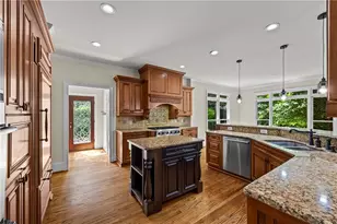 5545 Stoneleigh Dr, Suwanee, GA 30024 - Photo 10