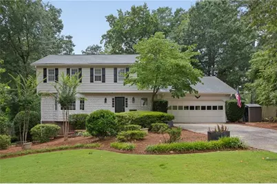 3825 Creekview Drive NE, Marietta, GA 30068 - Photo 2